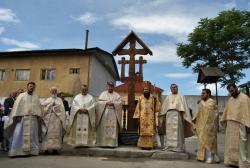 Sfinţirea unei noi troiţe la "biserica de lemn" din Caransebeş